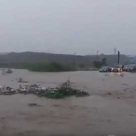 Überschwemmte Schnellstraße in Tema, Ghana, 2019